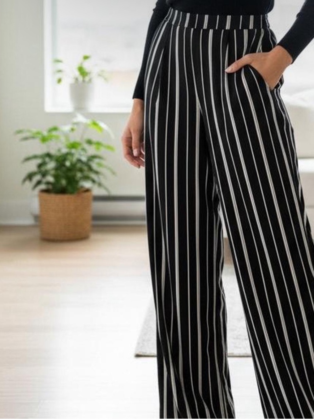 Five Black and White Striped Palazzo Pants 🤍 | XS | Chic Euro Summer / Coastal